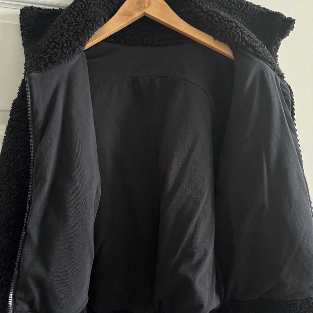 Lululemon Cinchable Fleece Zip-Up | Black | Size 4 - Picture 2 of 4